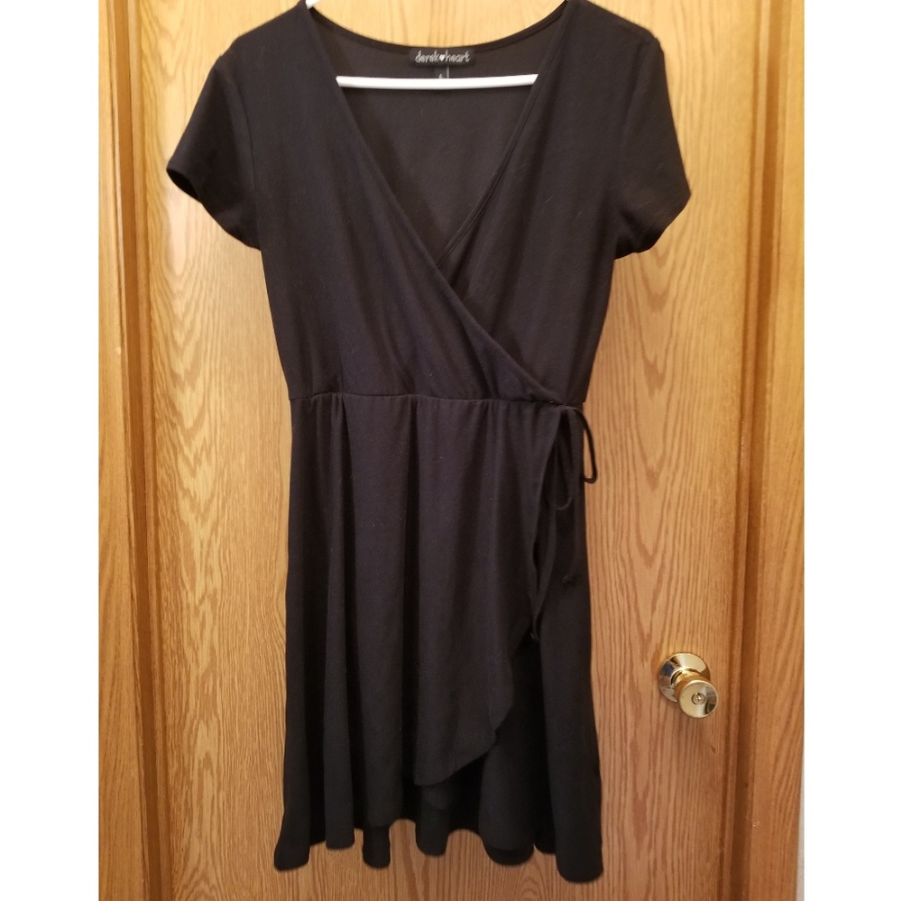 V-neck Swing Dress with tie